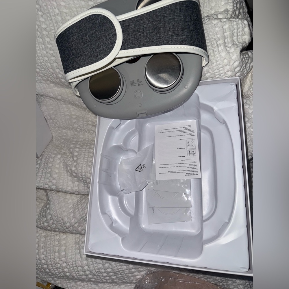 Sharper Image infrared pain relief belt. Used 3x. Unopened infrared adherent pad - Picture 6 of 7